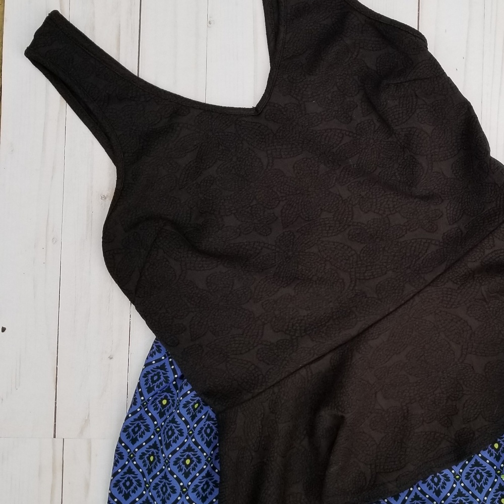 TOPSHOP | NWOT | Black Peplum V Neck Floral Top